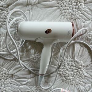 White & Rose Gold Women’s Hair Dryer